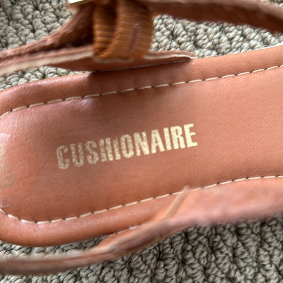 Women’s Tan Sandles - Picture 6 of 8